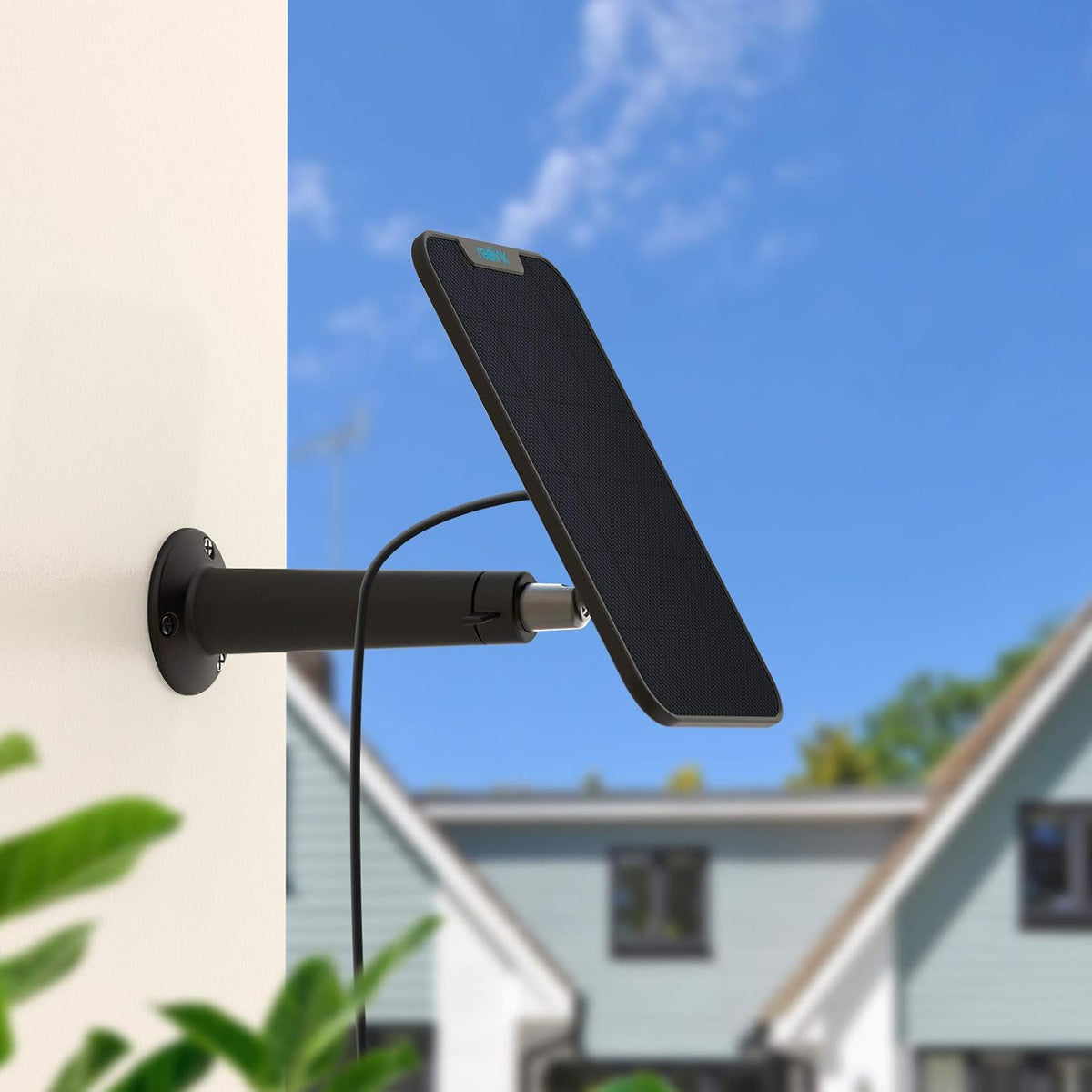 Wireless Outdoor Security Camera with Solar Panel B8774