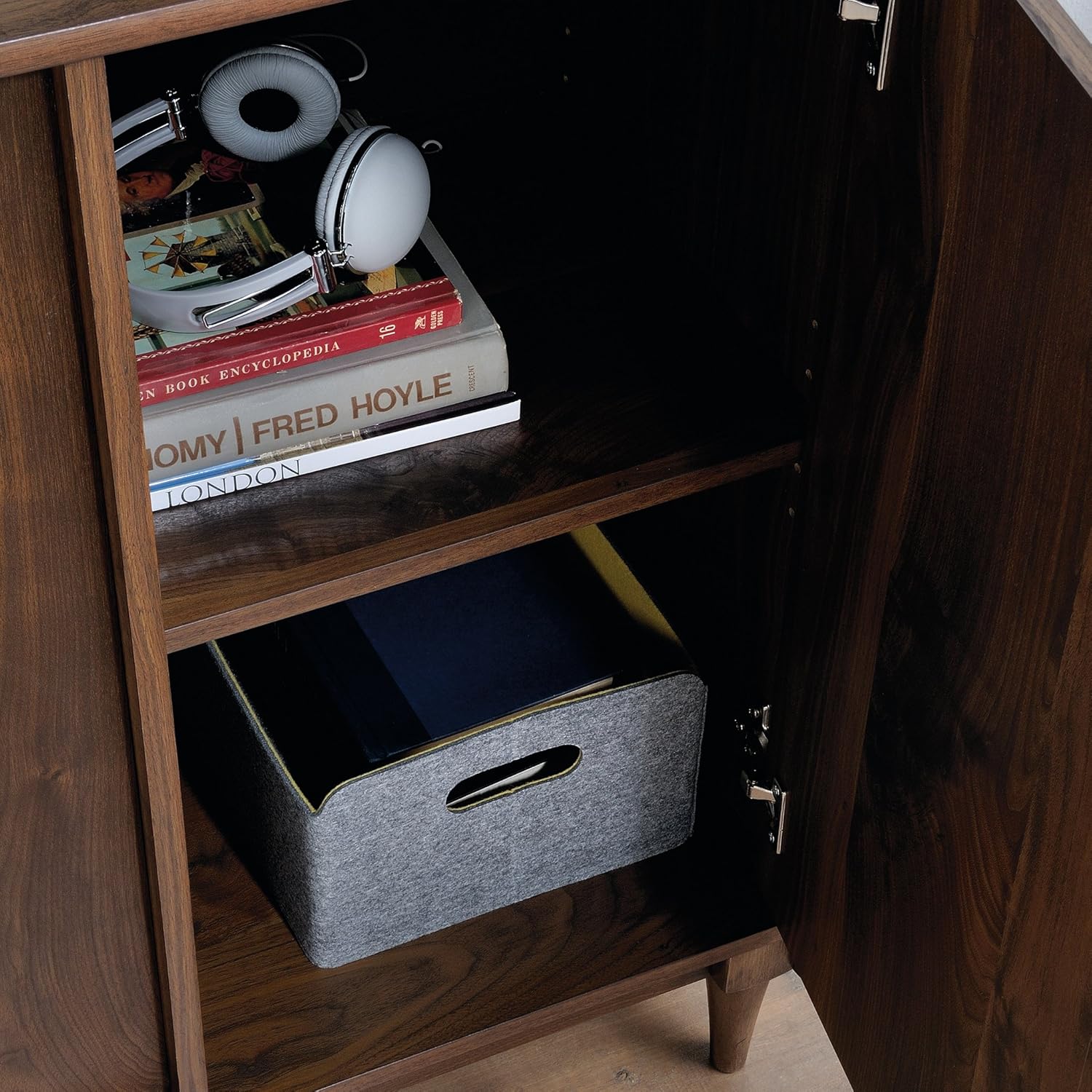 Entertainment Credenza, Grand Walnut finish T9267