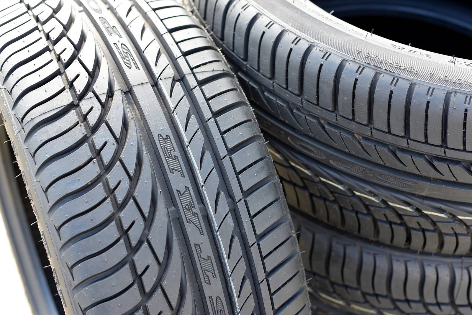 225/30R22 86w XL High Performance Summer Tire A120431