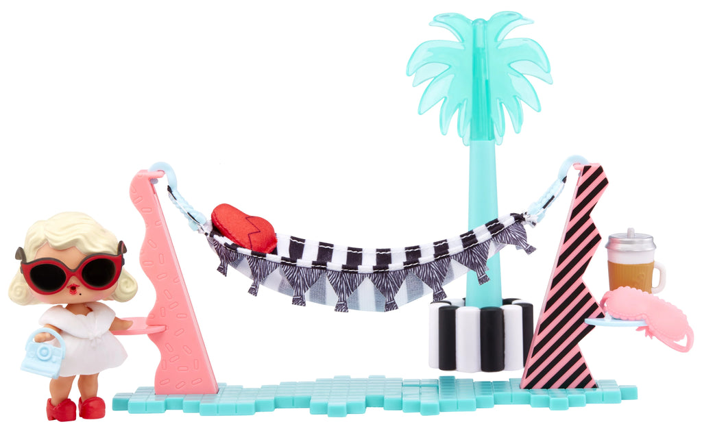 LOL Surprise OMG Playset with Doll and 8 Surprises U58633