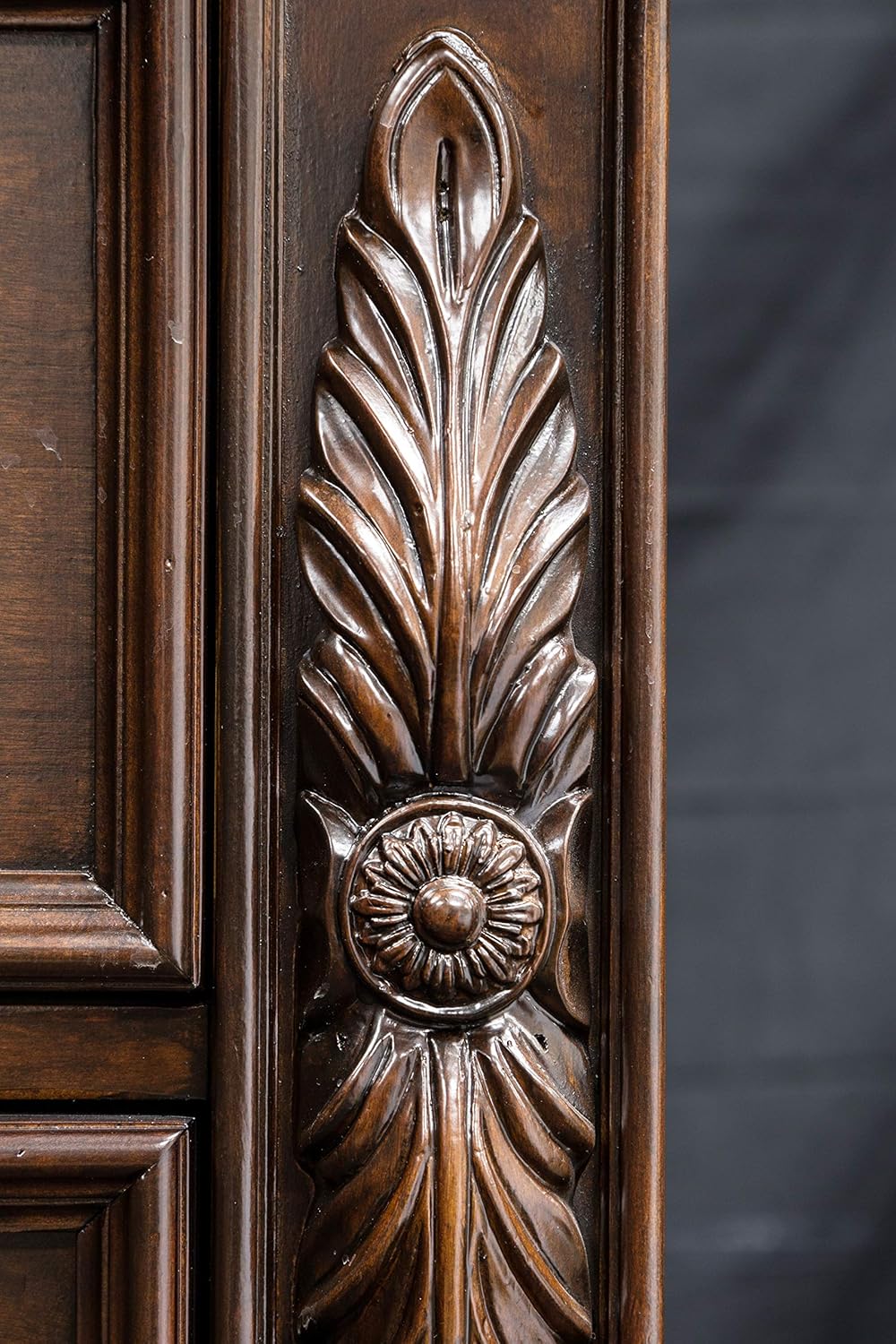 Brown Cherry Traditional Nightstand E39144